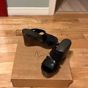 Joie platform wedges with minimal wear